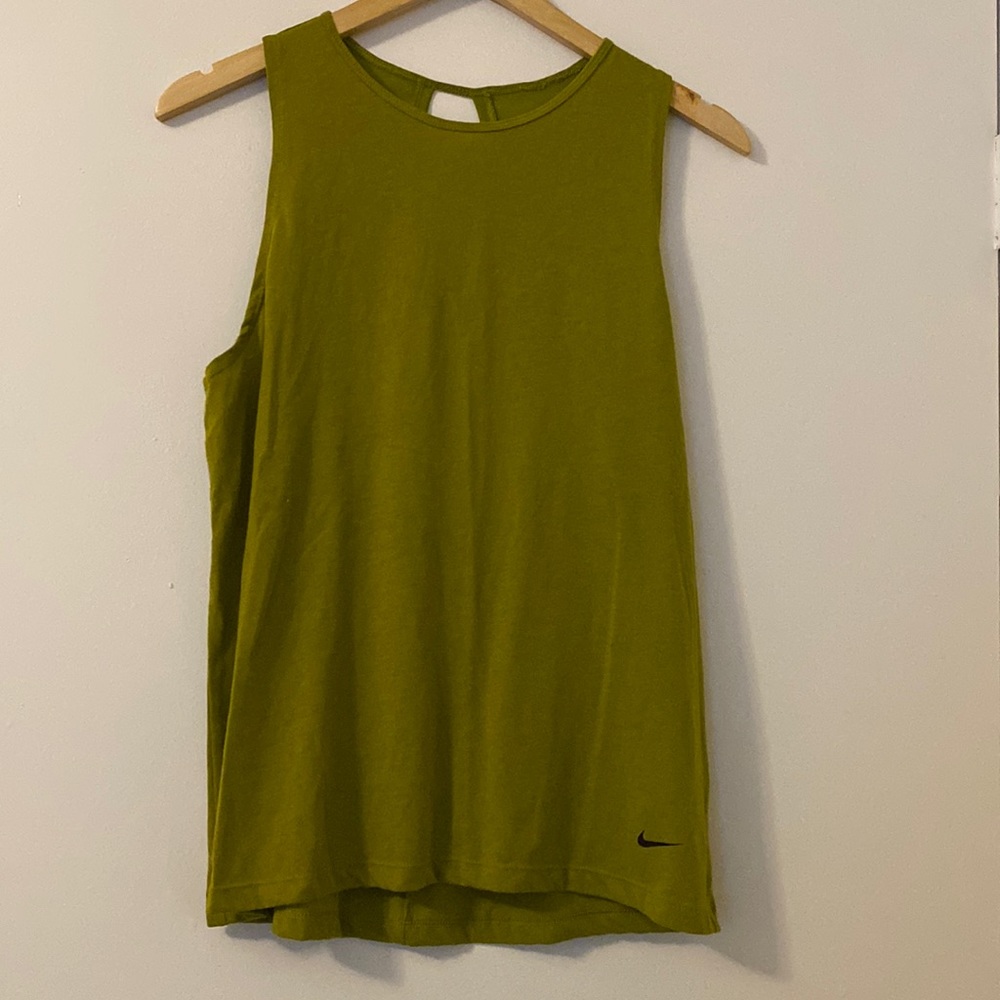 Nike tee